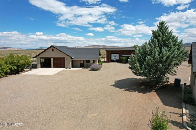 10 Dee Court, Smith Valley, NV 89430