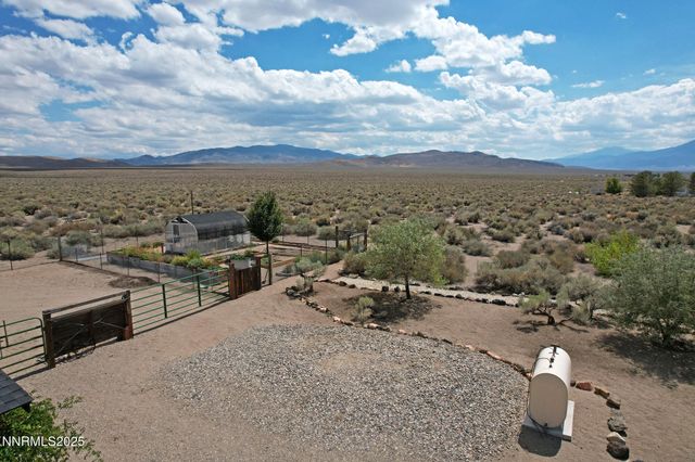 10 Dee Court, Smith Valley, NV 89430