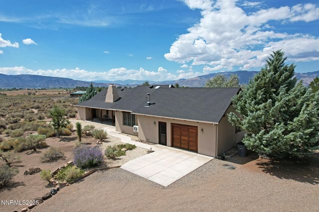 10 Dee Court, Smith Valley, NV 89430