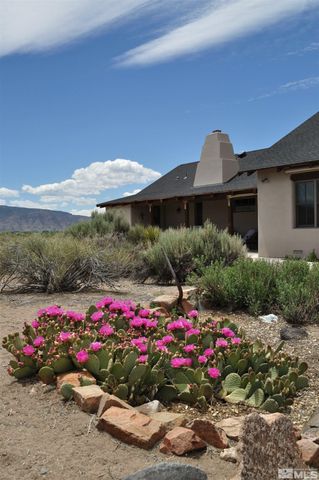 10 Dee Court, Smith Valley, NV 89430