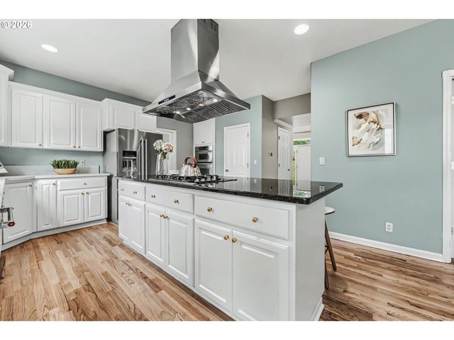 9028 Nw BENSON St, Portland, OR 97229