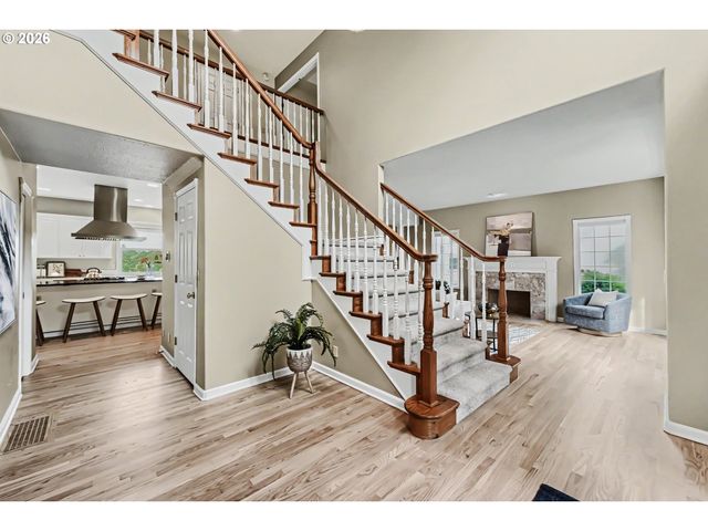 9028 Nw BENSON St, Portland, OR 97229