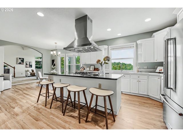 9028 Nw BENSON St, Portland, OR 97229