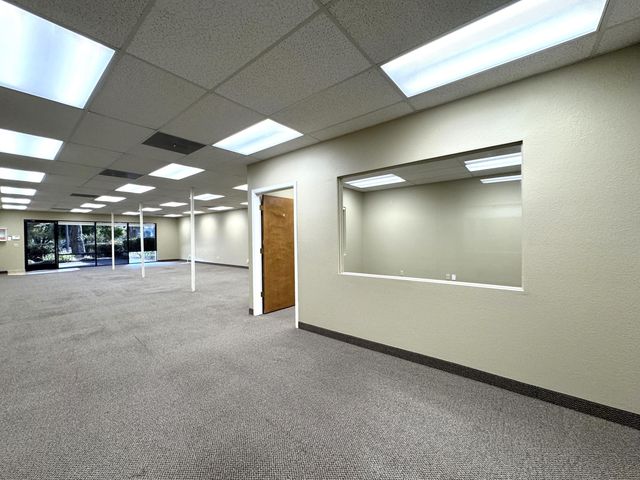 1890 Park Marina Drive, 101, Redding, CA 96001