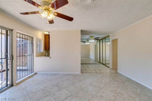 2458 Paradise Village Way, Las Vegas, NV 89120