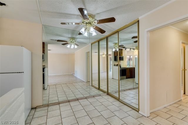 2458 Paradise Village Way, Las Vegas, NV 89120