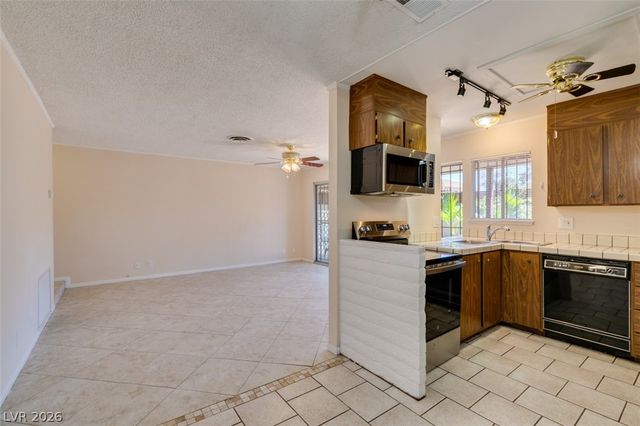 2458 Paradise Village Way, Las Vegas, NV 89120