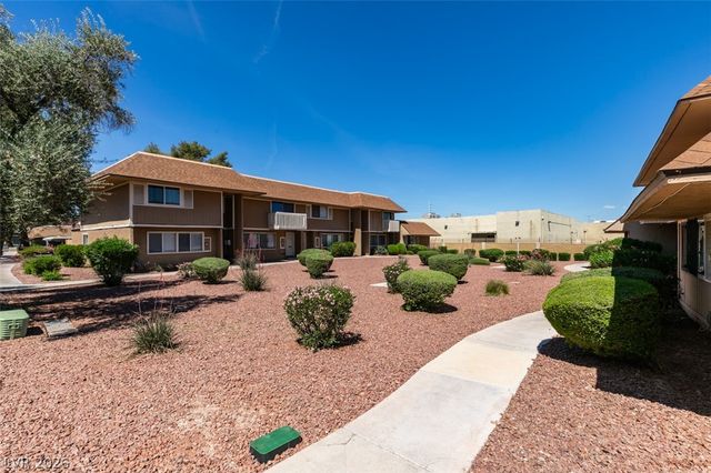 2458 Paradise Village Way, Las Vegas, NV 89120