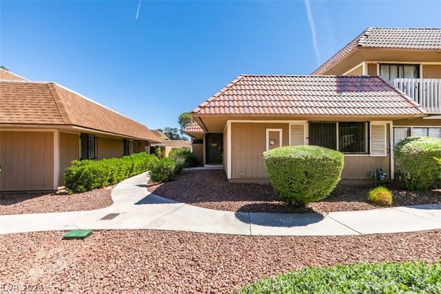 2458 Paradise Village Way, Las Vegas, NV 89120