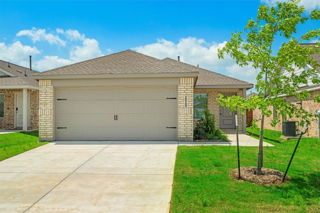 2020 Belgian Drive, Aubrey, TX 76227