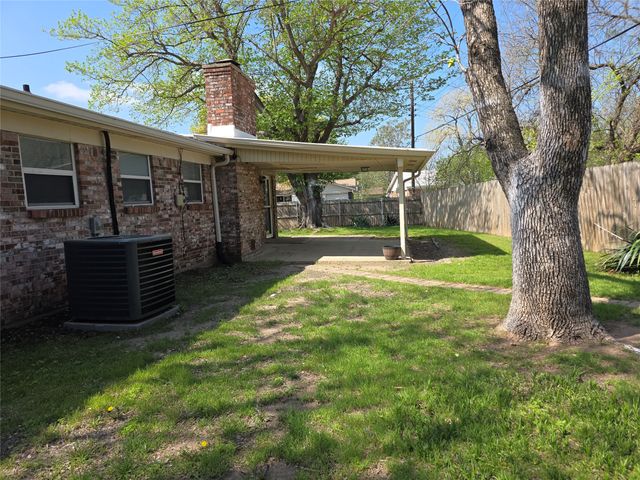272 Palomino Drive, Saginaw, TX 76179