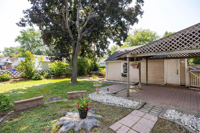 714 N ONEIDA STREET, Appleton, WI 54911