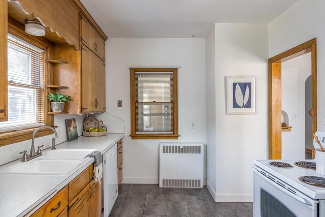 714 N ONEIDA STREET, Appleton, WI 54911