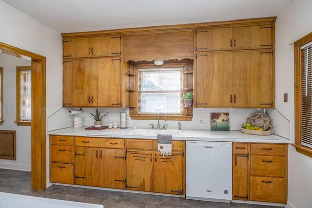 714 N ONEIDA STREET, Appleton, WI 54911