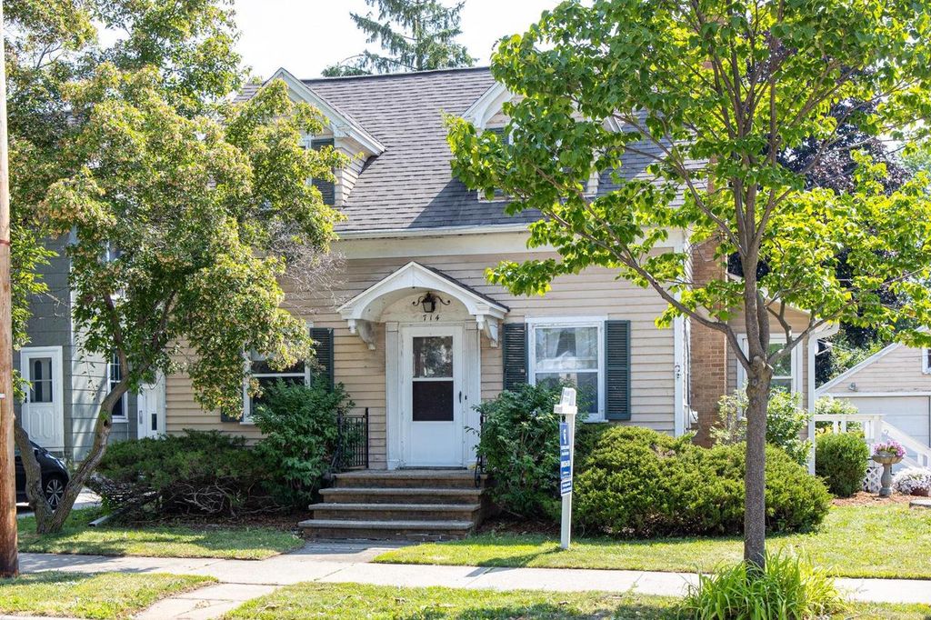 714 N ONEIDA STREET, Appleton, WI 54911
