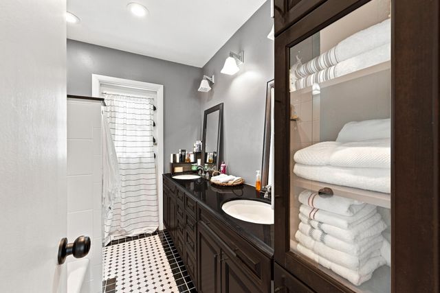 3315 NE 42nd Court, Fort Lauderdale, FL 33308