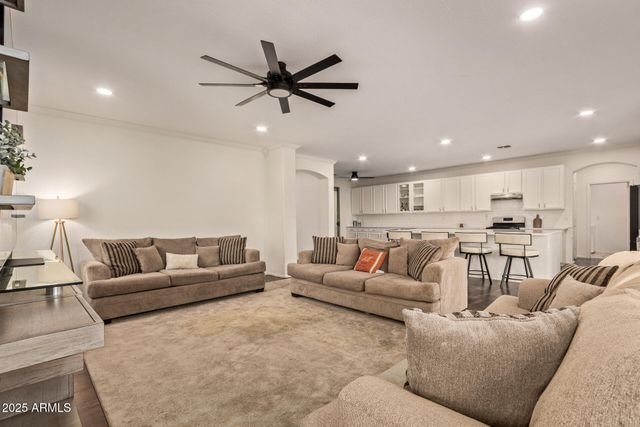 7411 S 25TH Drive, Phoenix, AZ 85041