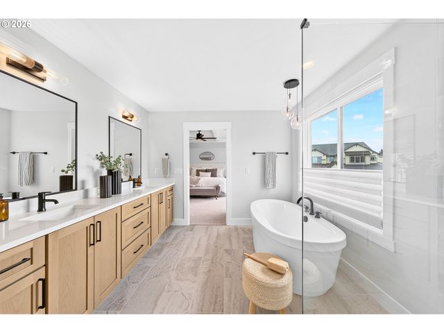 4225 N 12TH Way, Ridgefield, WA 98642