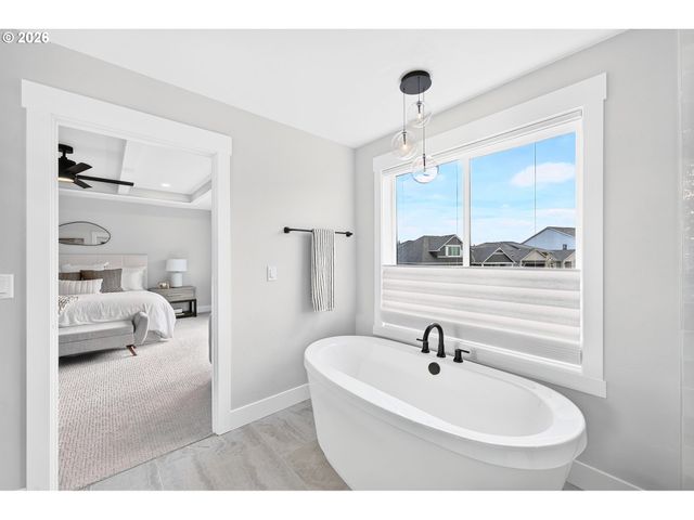 4225 N 12TH Way, Ridgefield, WA 98642