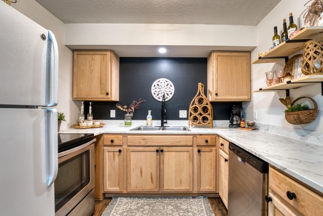 625 Country Club Drive, F6, Newark, OH 43055