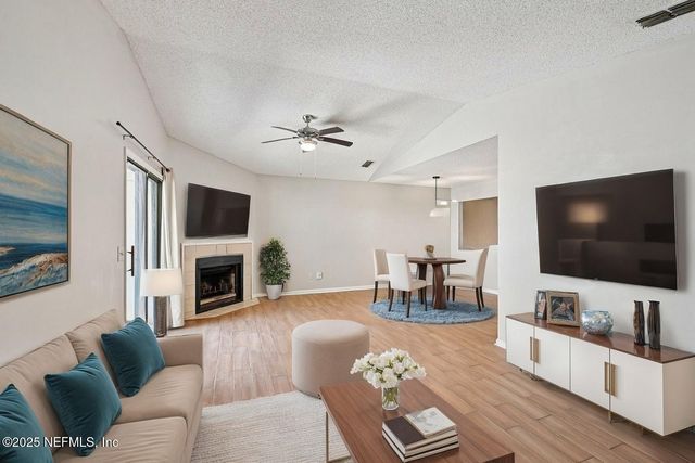 3801 CROWN POINT Road 1174, Jacksonville, FL 32257