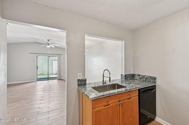 3801 CROWN POINT Road 1174, Jacksonville, FL 32257