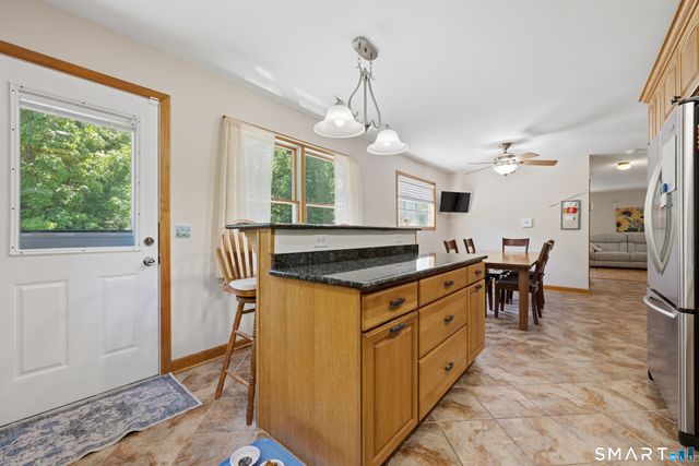 11 Birdseye Rd Extension, Shelton, CT 06484