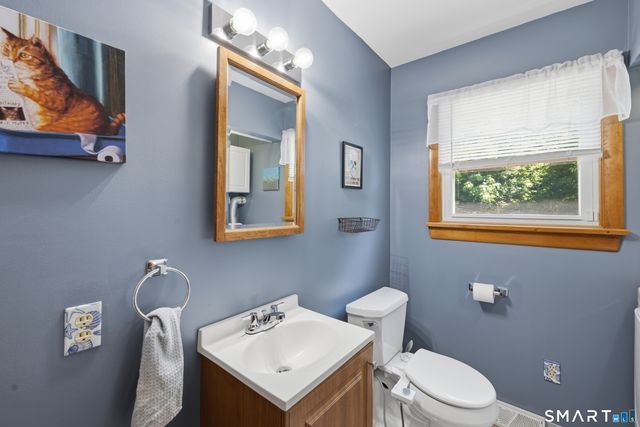 11 Birdseye Rd Extension, Shelton, CT 06484