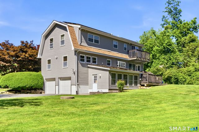 11 Birdseye Rd Extension, Shelton, CT 06484
