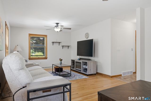 11 Birdseye Rd Extension, Shelton, CT 06484