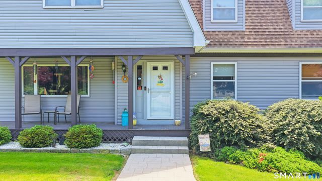 11 Birdseye Rd Extension, Shelton, CT 06484