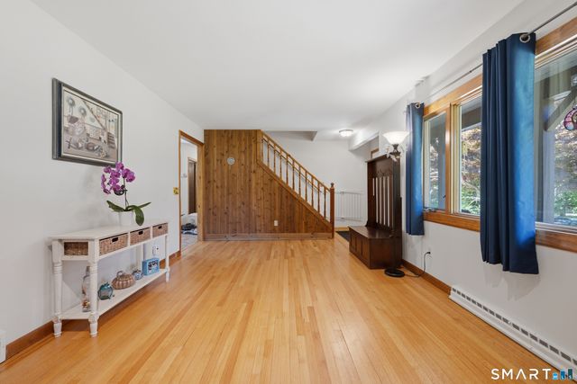 11 Birdseye Rd Extension, Shelton, CT 06484