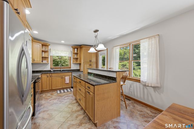 11 Birdseye Rd Extension, Shelton, CT 06484