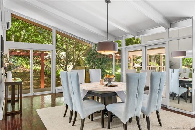 18 Huntington Lane, Norwich, CT 06360