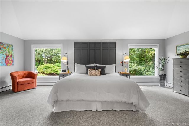 18 Huntington Lane, Norwich, CT 06360