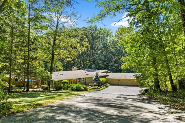 18 Huntington Lane, Norwich, CT 06360