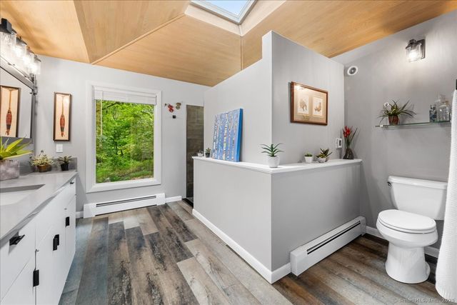 18 Huntington Lane, Norwich, CT 06360