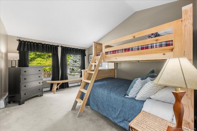 18 Huntington Lane, Norwich, CT 06360