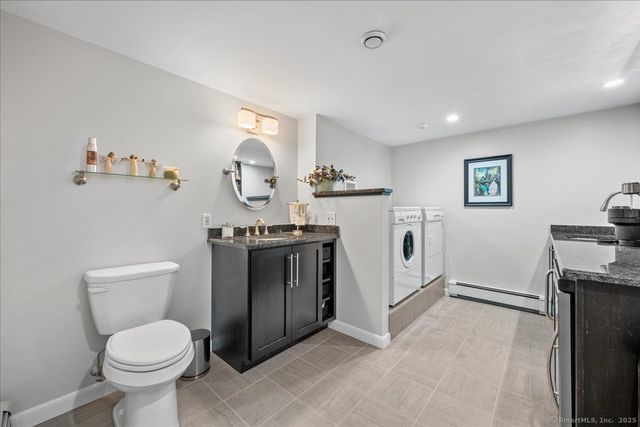 18 Huntington Lane, Norwich, CT 06360