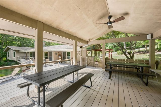 18 Huntington Lane, Norwich, CT 06360