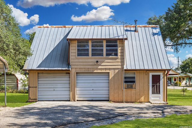 1129 BANDERA BLVD, Bandera, TX 78003