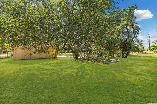 1129 BANDERA BLVD, Bandera, TX 78003