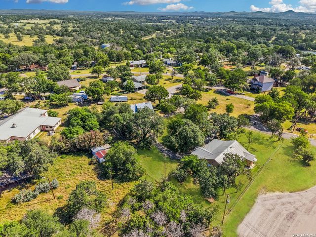 1129 BANDERA BLVD, Bandera, TX 78003