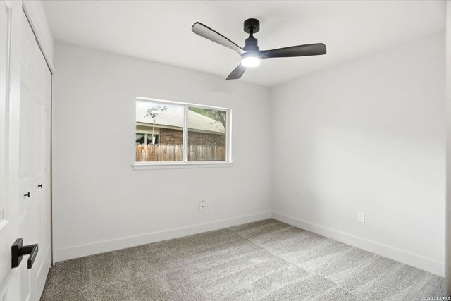 11090 Kimes Park Dr, San Antonio, TX 78249