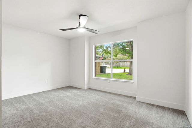 11090 Kimes Park Dr, San Antonio, TX 78249