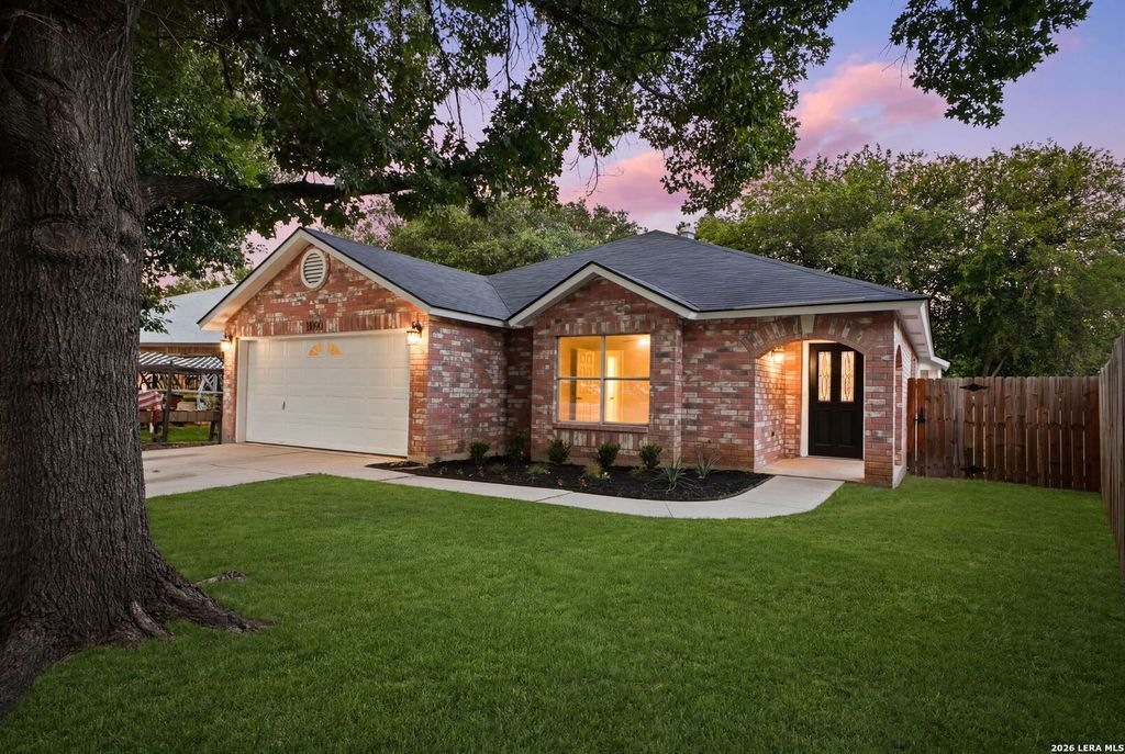 11090 Kimes Park Dr, San Antonio, TX 78249