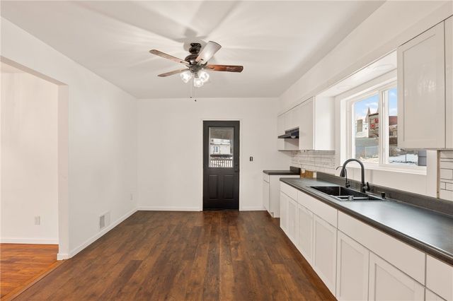 403 9th St, Windber, PA 15963