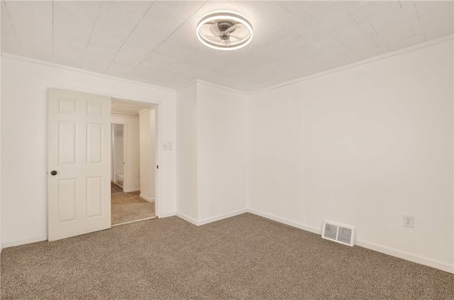 403 9th St, Windber, PA 15963