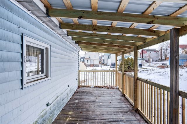 403 9th St, Windber, PA 15963