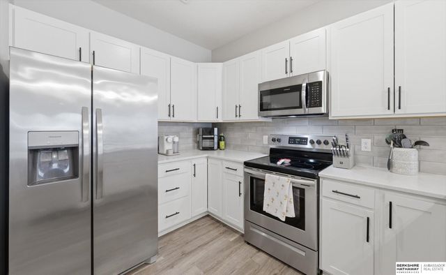 1911 S 7th Street, Omaha, NE 68101